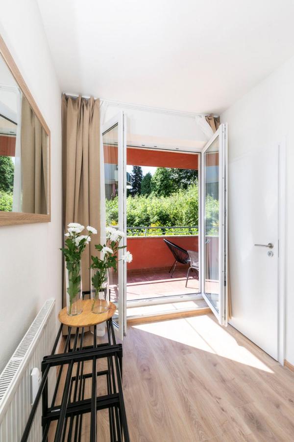Alure Residences 2 & 24H Self Check-In, Parking In The Garage In The Apartment Building Included, New Building, Terrace, Green Location With A Forest Park With A Lake, Children'S Playground 반스카비스트리카 외부 사진