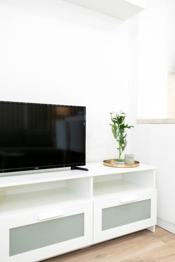 Alure Residences 2 & 24H Self Check-In, Parking In The Garage In The Apartment Building Included, New Building, Terrace, Green Location With A Forest Park With A Lake, Children'S Playground 반스카비스트리카 외부 사진