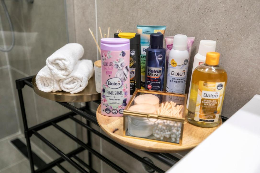 Alure Residences 2 & 24H Self Check-In, Parking In The Garage In The Apartment Building Included, New Building, Terrace, Green Location With A Forest Park With A Lake, Children'S Playground 반스카비스트리카 외부 사진