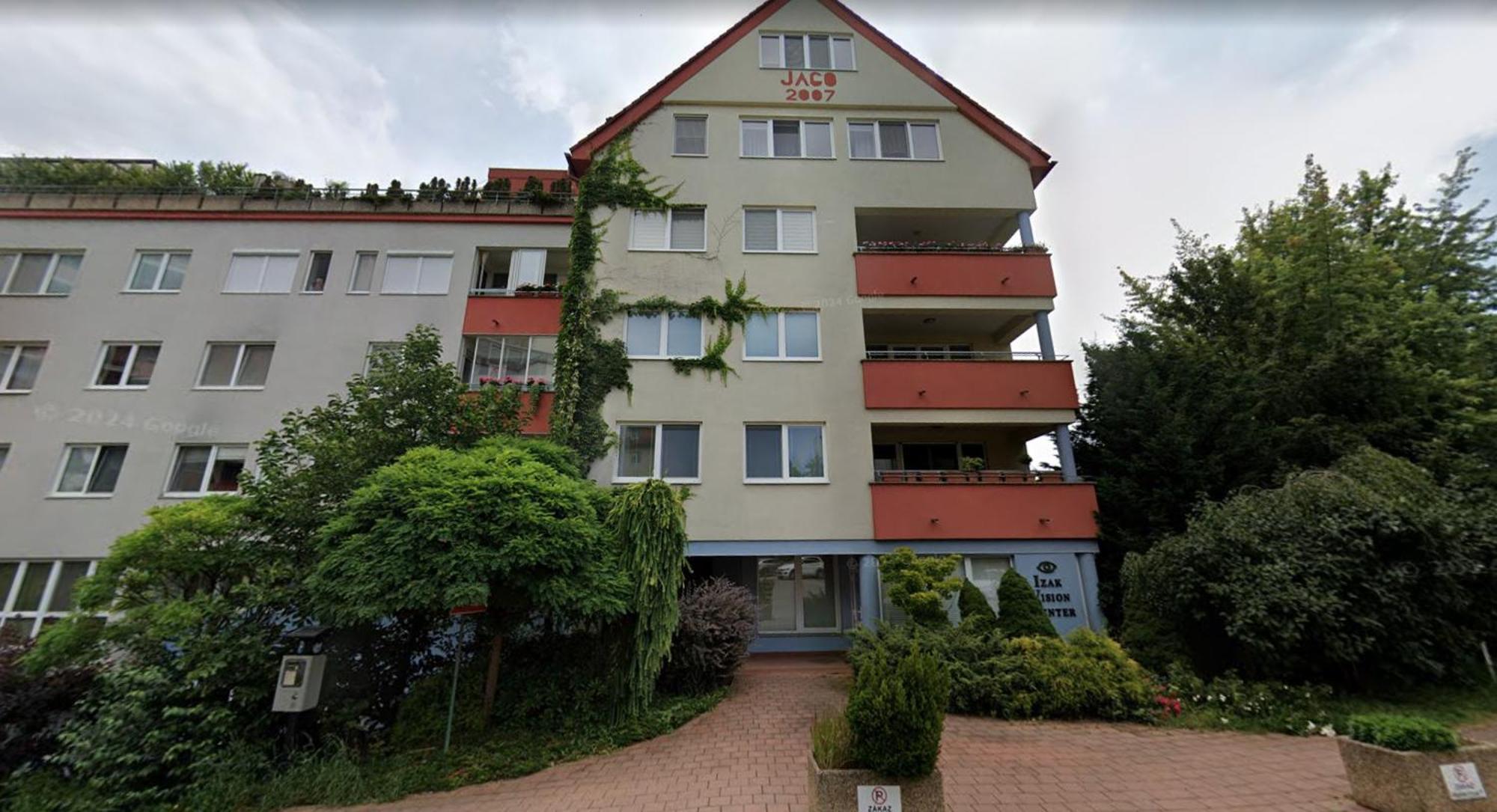Alure Residences 2 & 24H Self Check-In, Parking In The Garage In The Apartment Building Included, New Building, Terrace, Green Location With A Forest Park With A Lake, Children'S Playground 반스카비스트리카 외부 사진